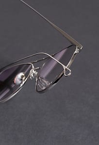 Design suisse des lunettes Götti Matériaux haut de gamme des lunettes Götti : titane léger et acétate premium pour un confort optimal