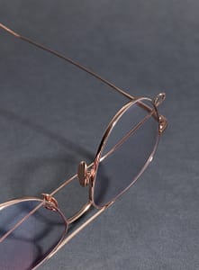 Design suisse des lunettes Götti Matériaux haut de gamme des lunettes Götti : titane léger et acétate premium pour un confort optimal