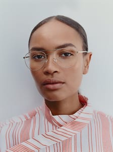 Monture MYKITA aux courbes maîtrisées pour adoucir un visage carré femme Monture MYKITA aux courbes maîtrisées pour adoucir un visage carré femme