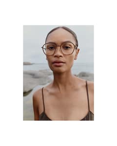 Monture MYKITA affirmée sur visage ovale, homme et femme 2 Monture MYKITA affirmée sur visage ovale, homme et femme 2