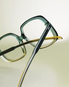 Design suisse des lunettes Götti Matériaux haut de gamme des lunettes Götti : titane léger et acétate premium pour un confort optimal