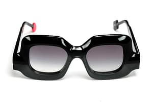 Sabine Be Be Seen Sun 845 lunettes solaires noires face Lunettes solaires Sabine Be Be Seen Sun 845 noires face verres teintés protection UV The House of Eyewear Paris