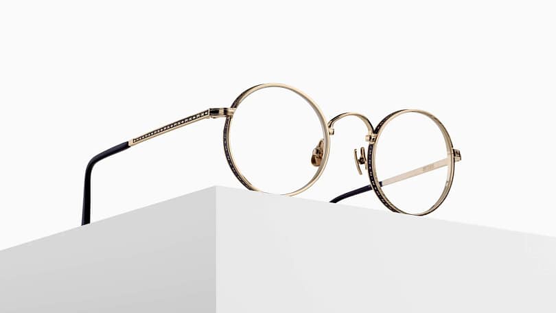 Détail de gravure artisanale sur monture Matsuda – savoir-faire japonais haut de gamme M3100 Détail de gravure artisanale sur monture Matsuda – savoir-faire japonais haut de gamme M3100