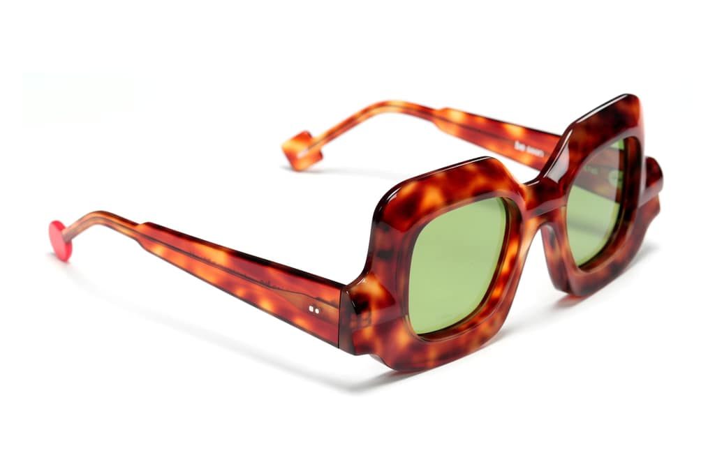 Monture solaire Sabine Be Be Seen Sun 857 miel avec verres verts profil design créateur opticien Paris