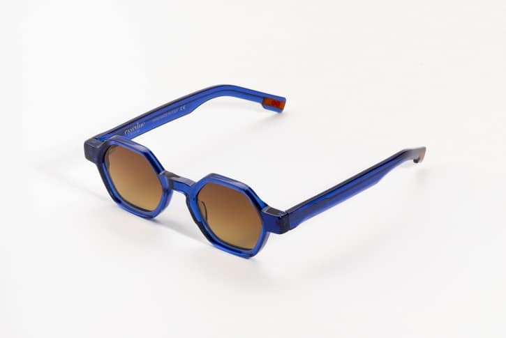 Essedue Dart lunettes solaires bleues profil branches design détails orange