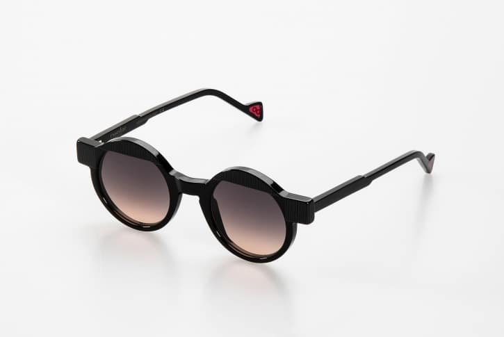 Essedue Mistral lunettes solaires noires profil branches design strié